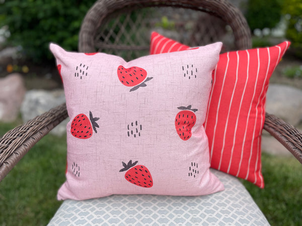 Strawberry Days / Summer Pillow / Pillow Cover / Decorative Pillow / Accent Pillow / Machine Washable / Couch Pillow / 18x18
