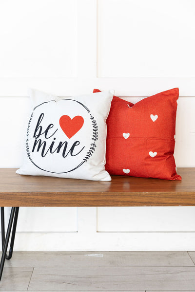 Be Mine Wreath - pillow cover
